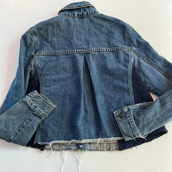 Free People Women's Lace panel Cropped Denim‎ Jacket Blue casual everyday XS - Picture 7 of 7